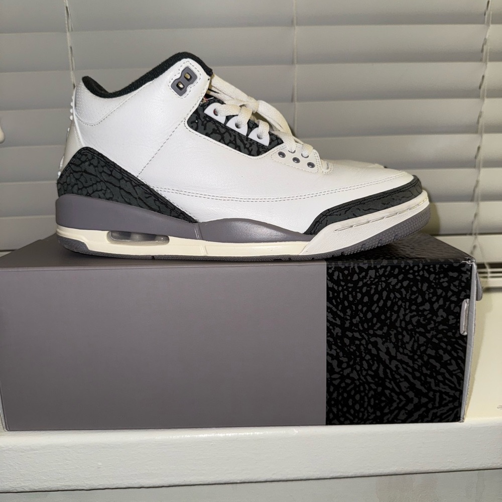 Authentic Air Jordan retro 3Men's White and gray Sneakers